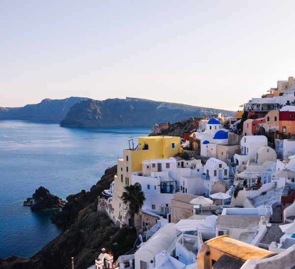 Explore Santorini with the quality cars of allargo