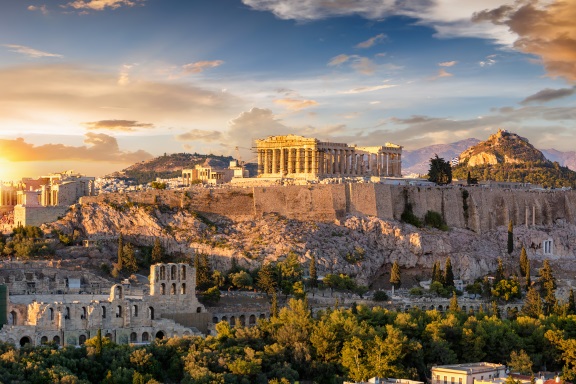 Travel to Athens with the quality cars of allargo